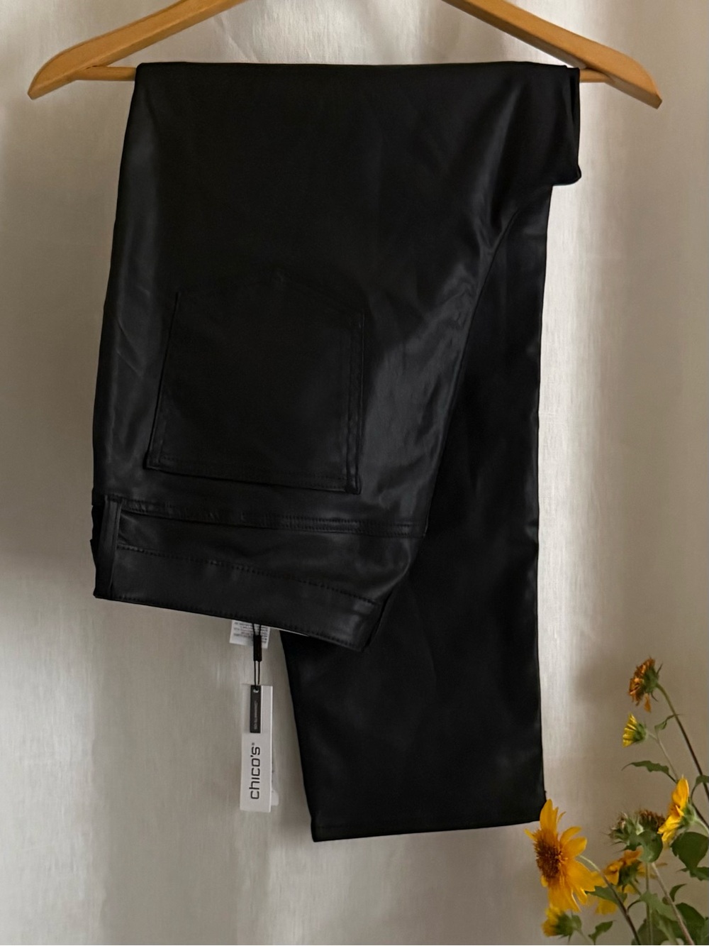 NWT Chico’s So Slimming Girlfriend Slim Leg Pants 3R 16 Black Faux Leather Look